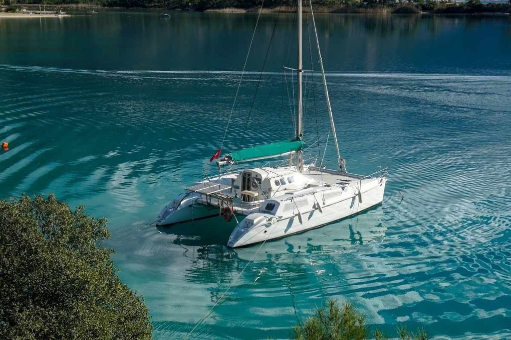 catamaran cruises and charters